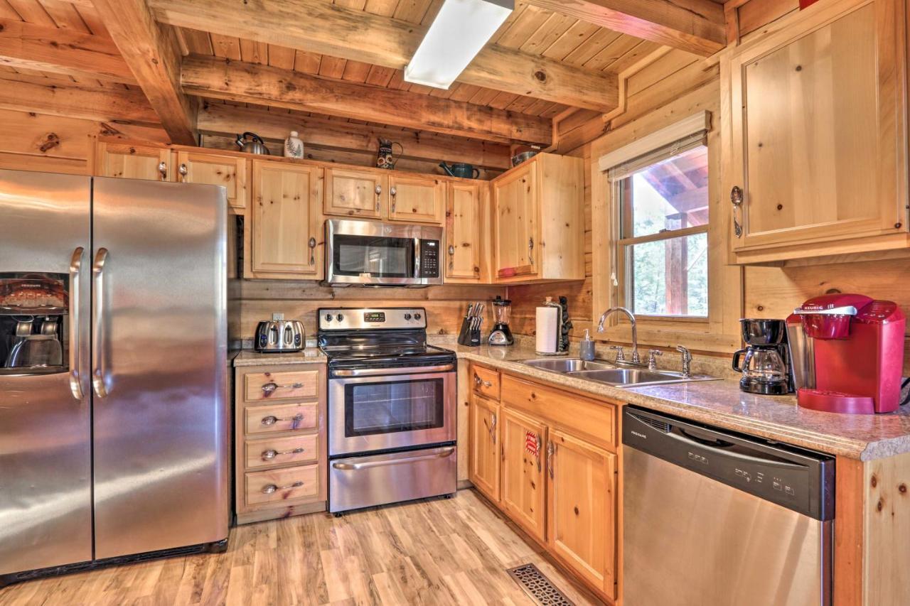 Cozy Cabin With Hot Tub In The Heart Of Pigeon Forge Villa Buitenkant foto