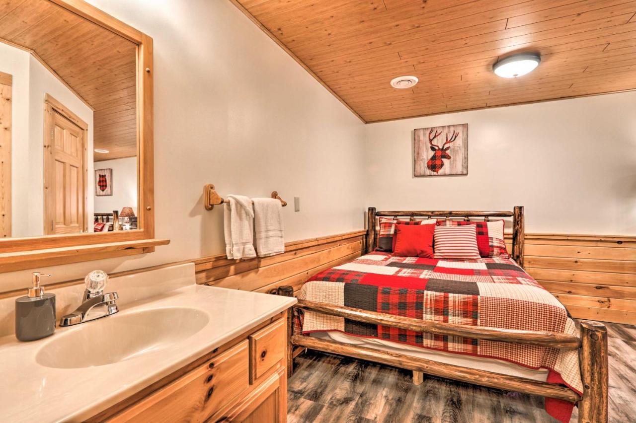 Cozy Cabin With Hot Tub In The Heart Of Pigeon Forge Villa Buitenkant foto