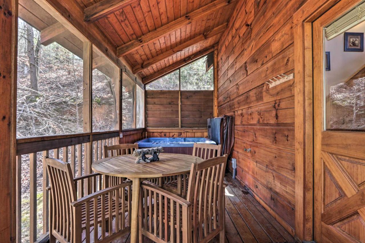 Cozy Cabin With Hot Tub In The Heart Of Pigeon Forge Villa Buitenkant foto