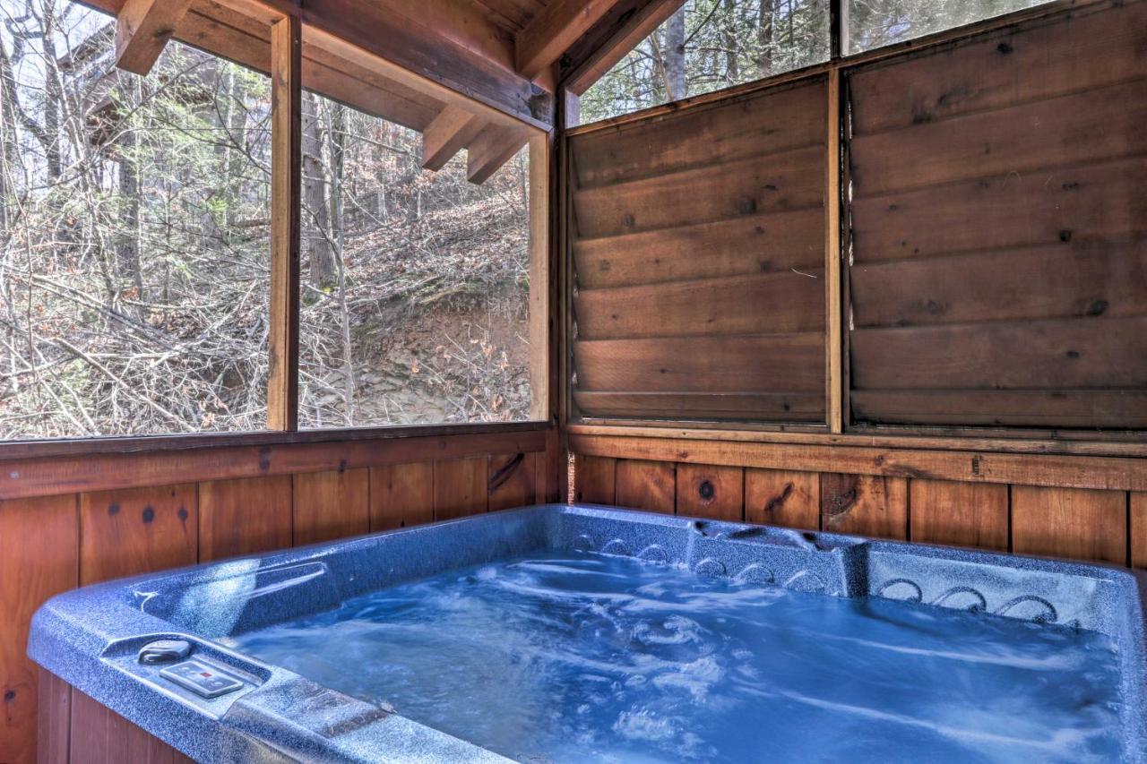 Cozy Cabin With Hot Tub In The Heart Of Pigeon Forge Villa Buitenkant foto